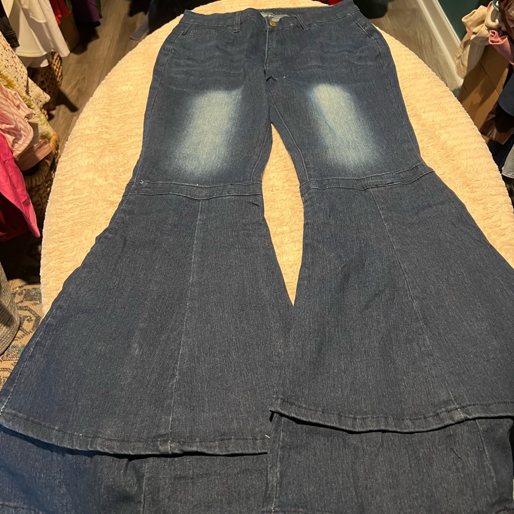80s inspired, distressed, bell bottom jeans - Picture 4 of 4